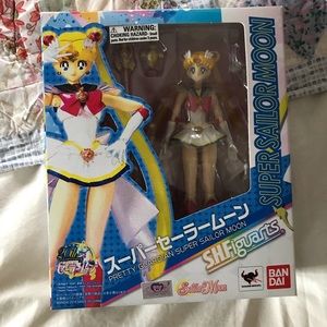 UNOPENED S.H.Figuarts Super Sailor Moon figure